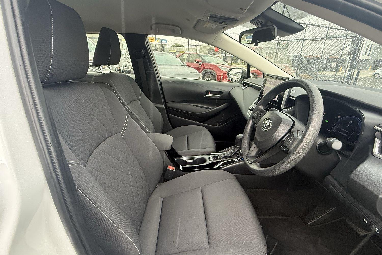 2024 Toyota Corolla Ascent Sport in White