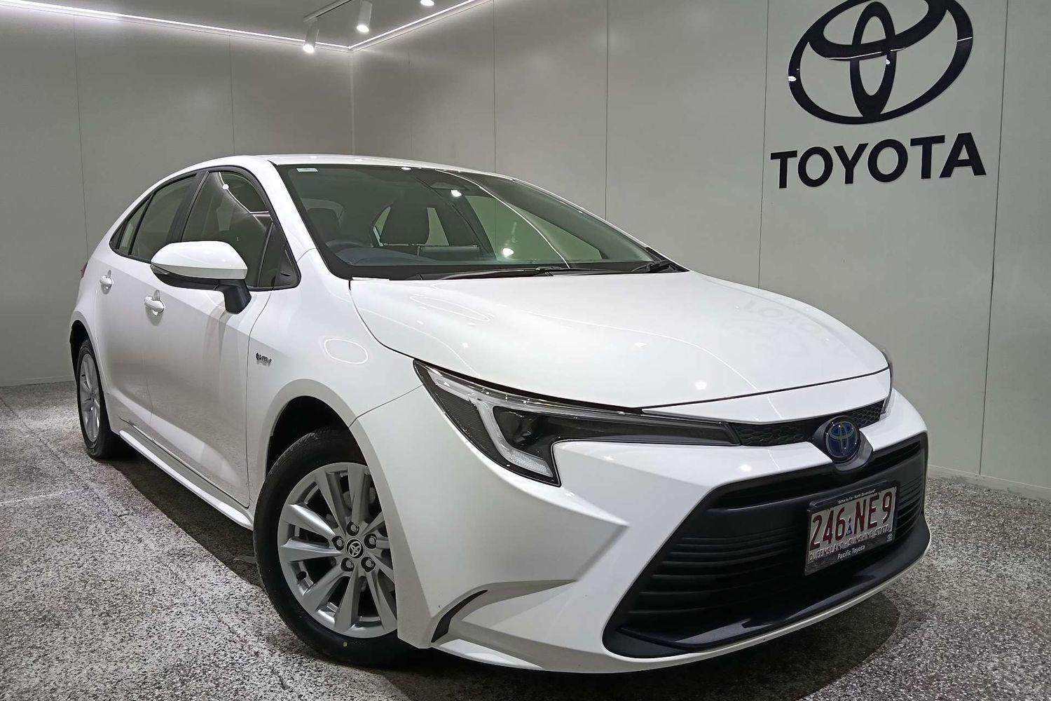 2025 Toyota Corolla Ascent Sport in White