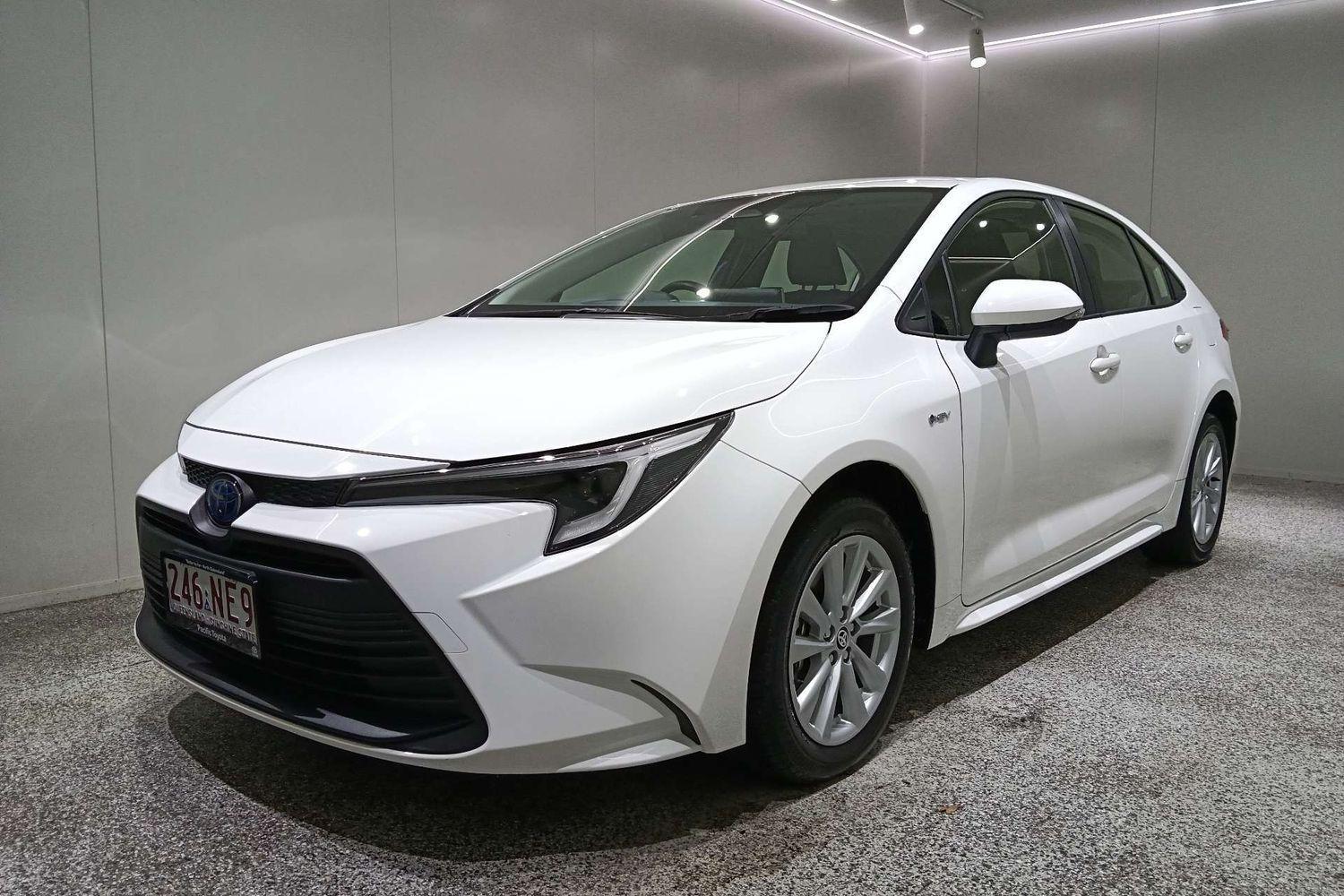 2025 Toyota Corolla Ascent Sport in White