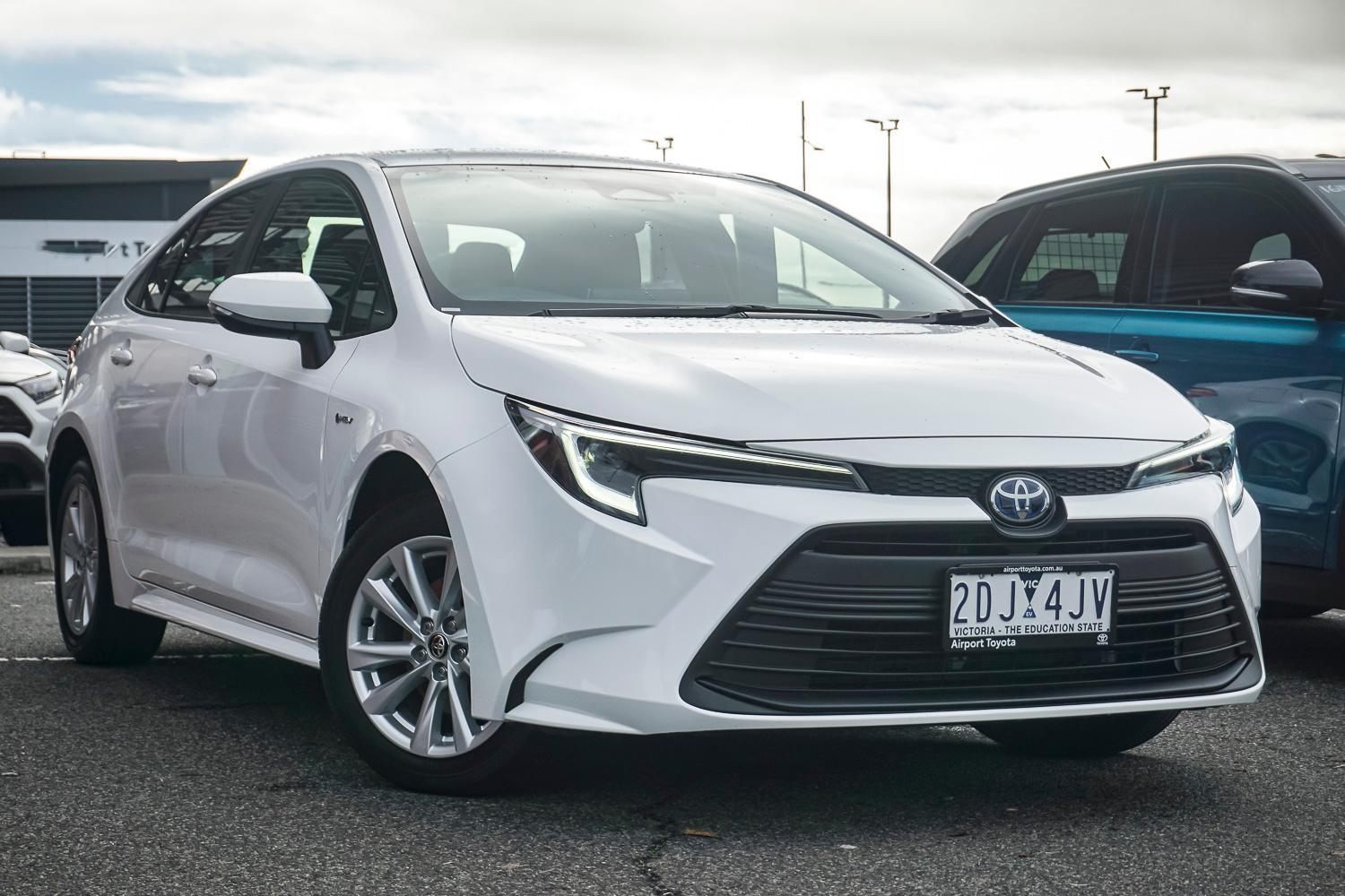 2025 Toyota Corolla SX in White