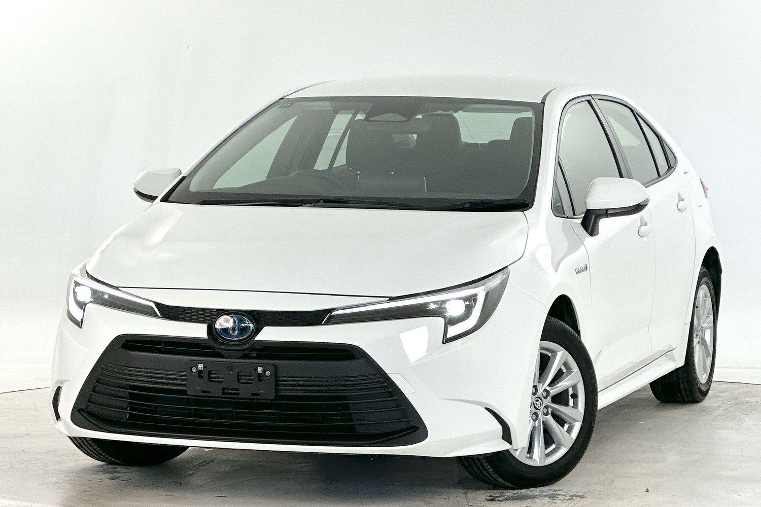 2024 Toyota Corolla Ascent Sport in White