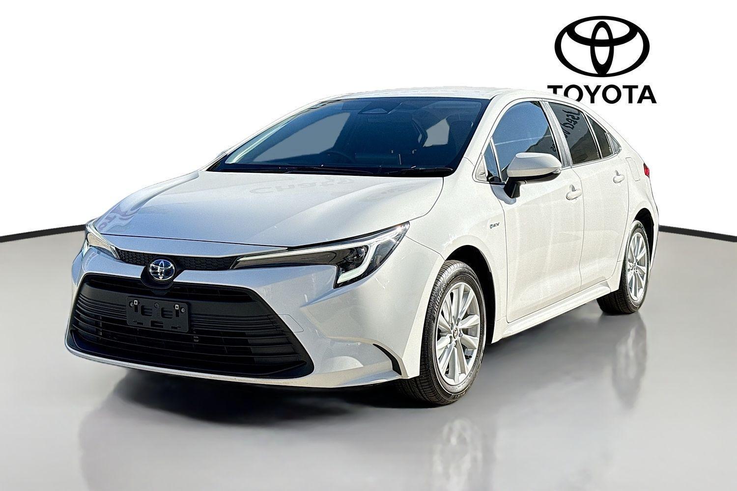2025 Toyota Corolla Ascent Sport in White