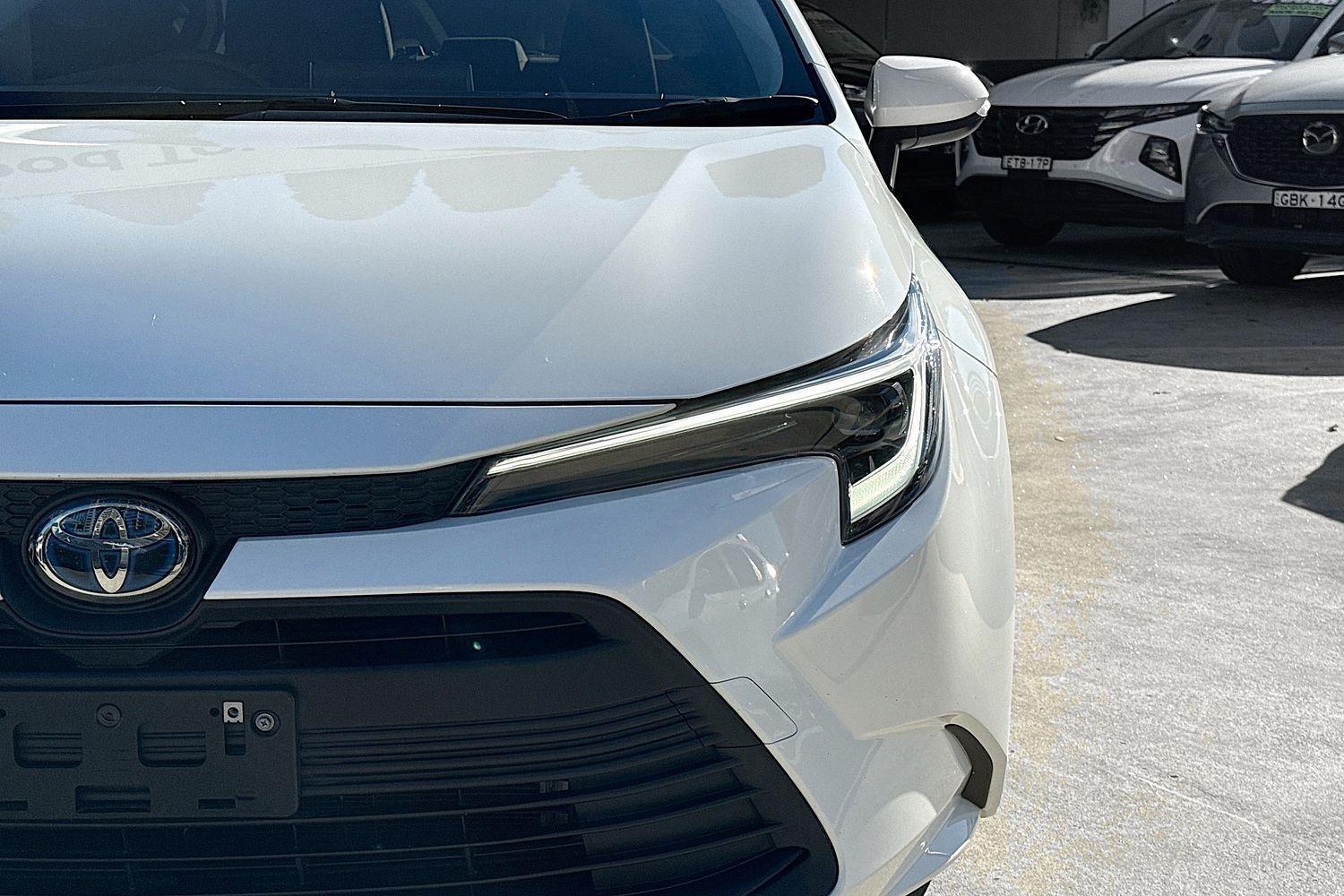 2025 Toyota Corolla Ascent Sport in White