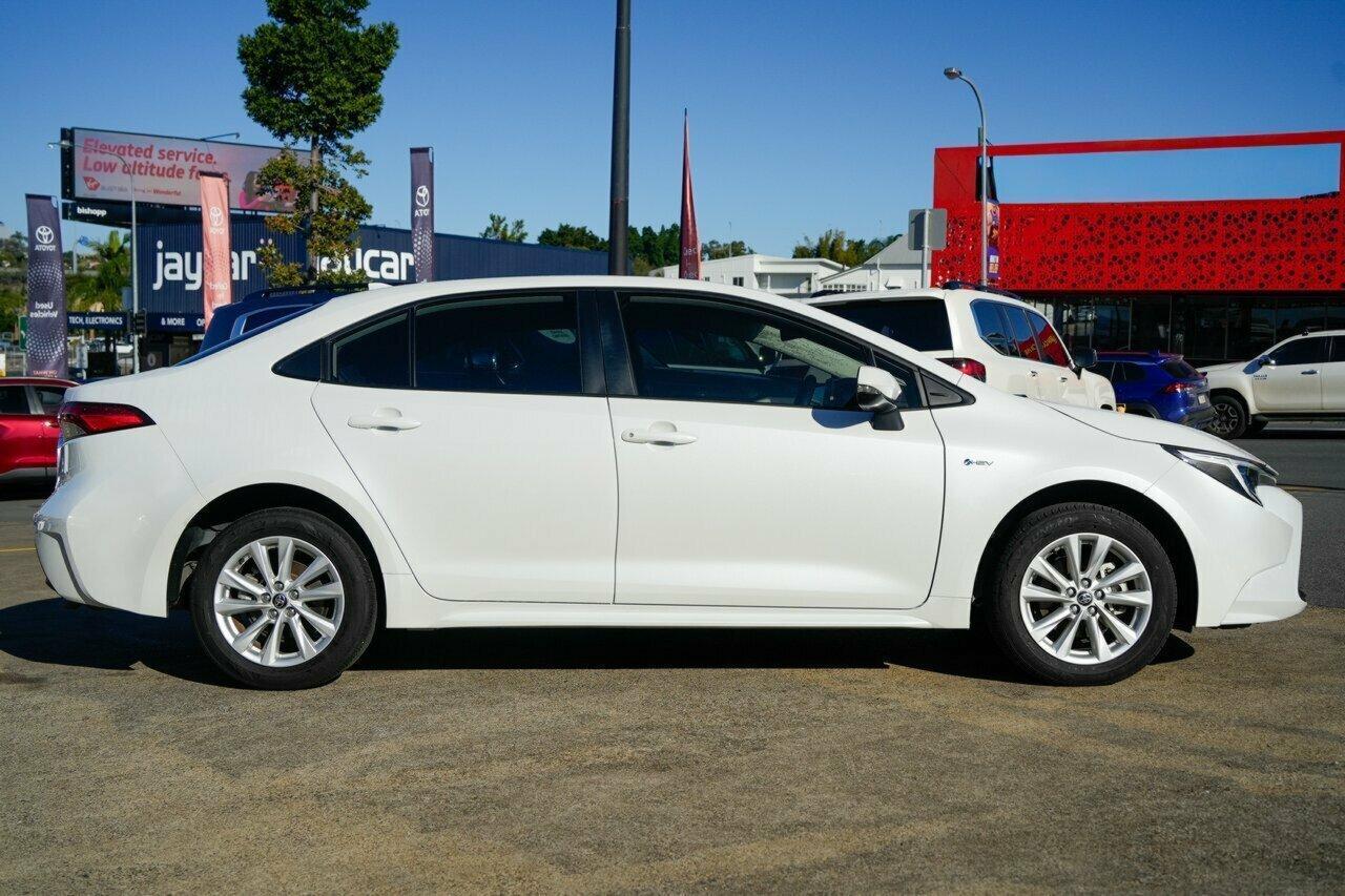 2025 Toyota Corolla Ascent Sport in White