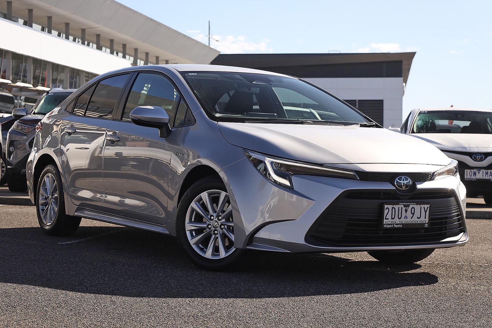 2025 Toyota Corolla SX in Silver