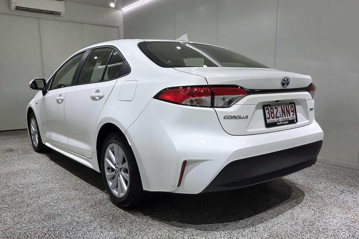 2025 Toyota Corolla Ascent Sport in White