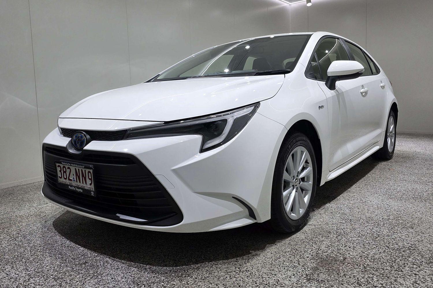 2025 Toyota Corolla Ascent Sport in White