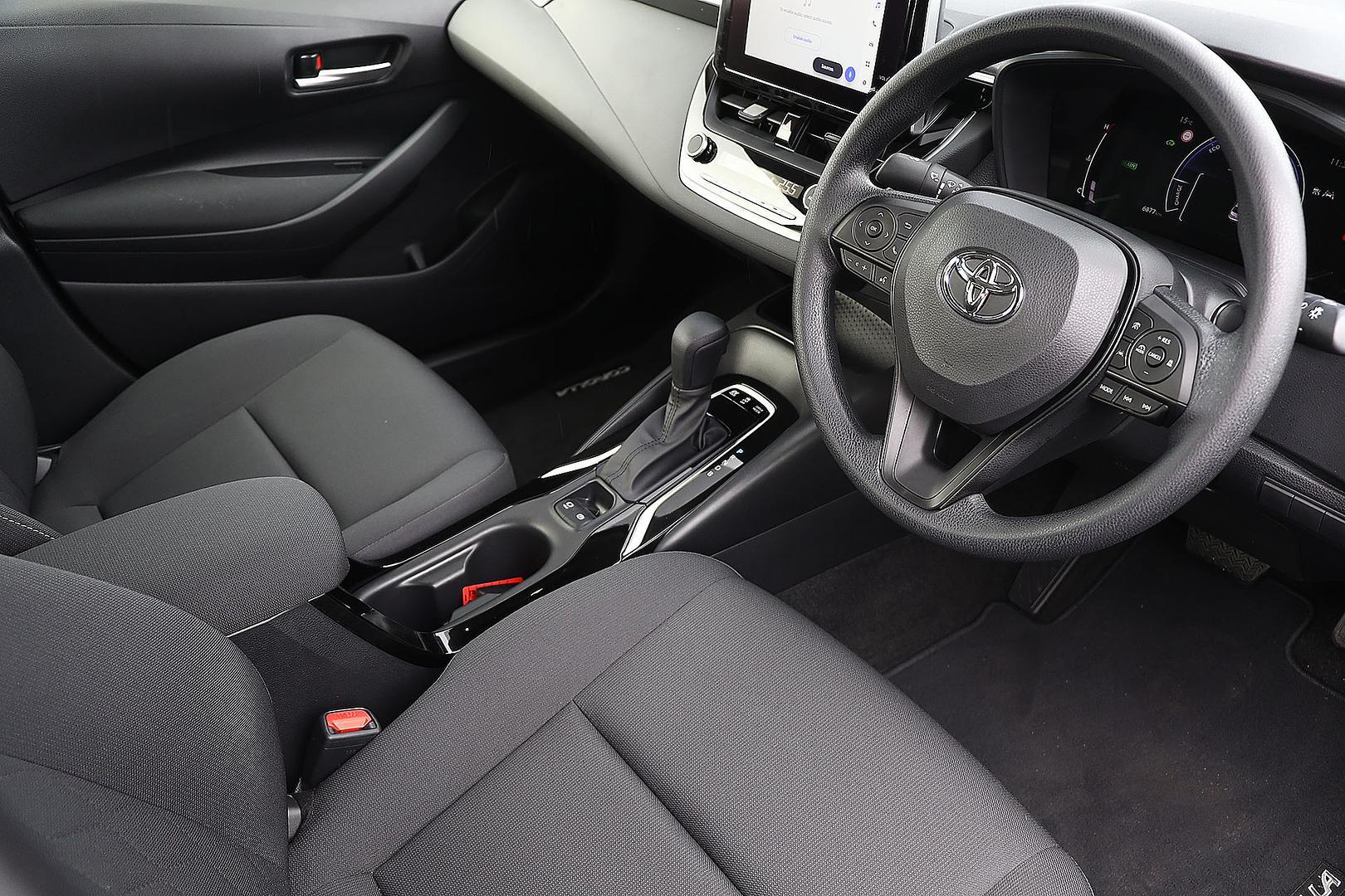 2025 Toyota Corolla SX in White