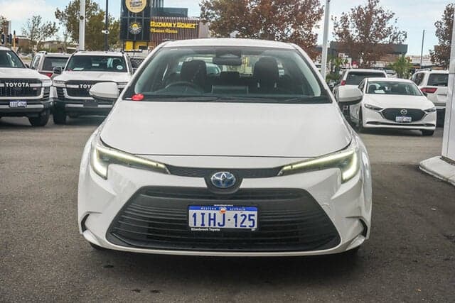 2024 Toyota Corolla Ascent Sport in White
