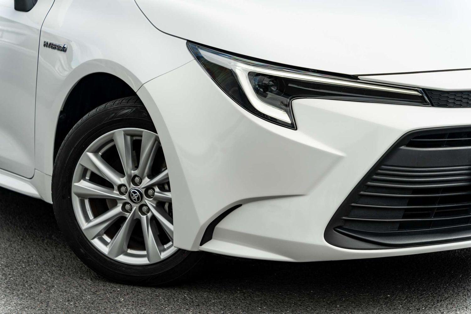 2024 Toyota Corolla Ascent Sport in White
