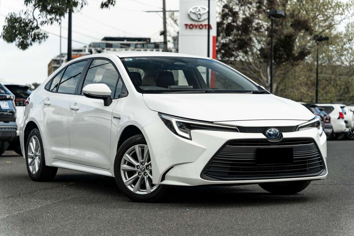 2024 Toyota Corolla Ascent Sport in White