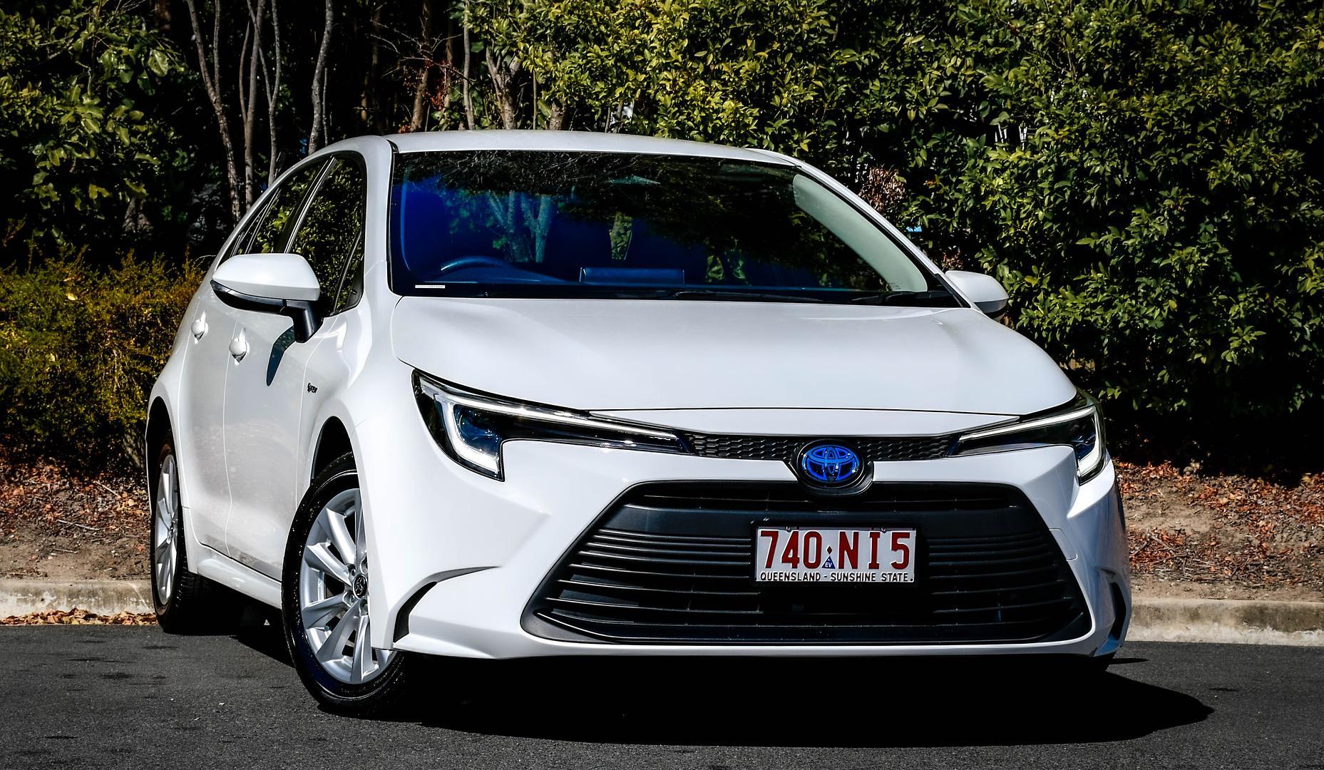 2025 Toyota Corolla Ascent Sport in White