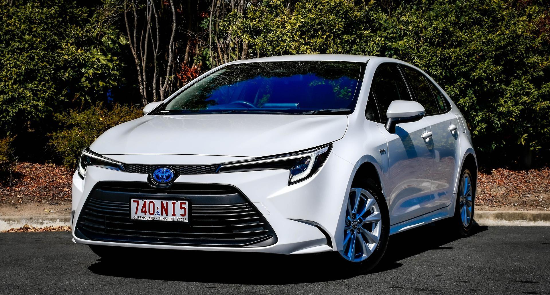 2025 Toyota Corolla Ascent Sport in White