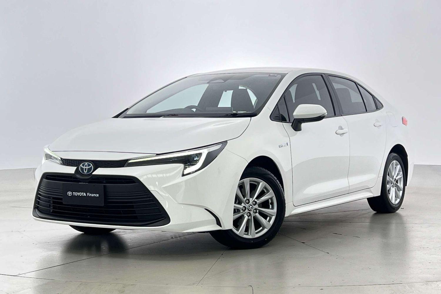 2022 Toyota Corolla Ascent Sport in White