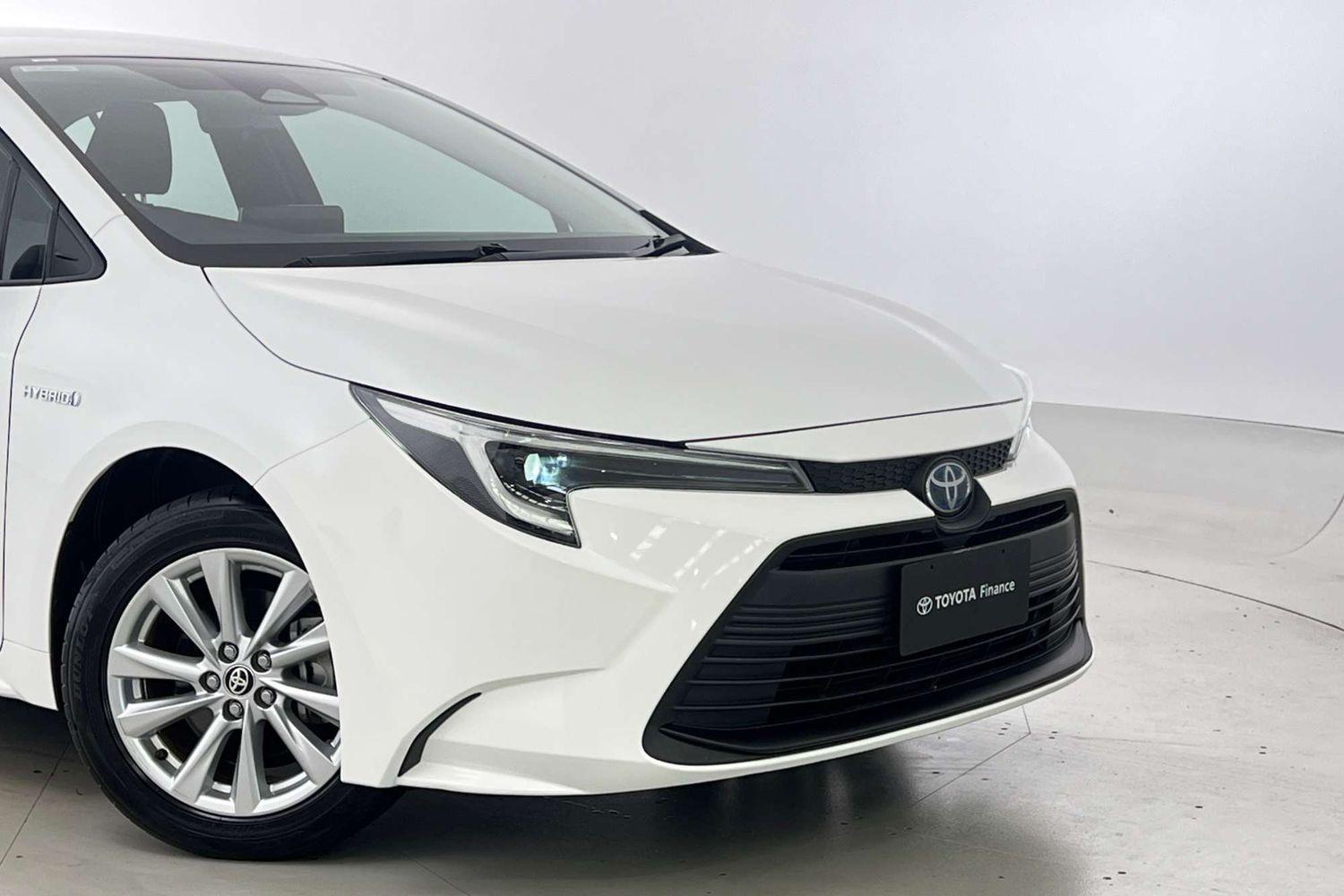 2022 Toyota Corolla Ascent Sport in White