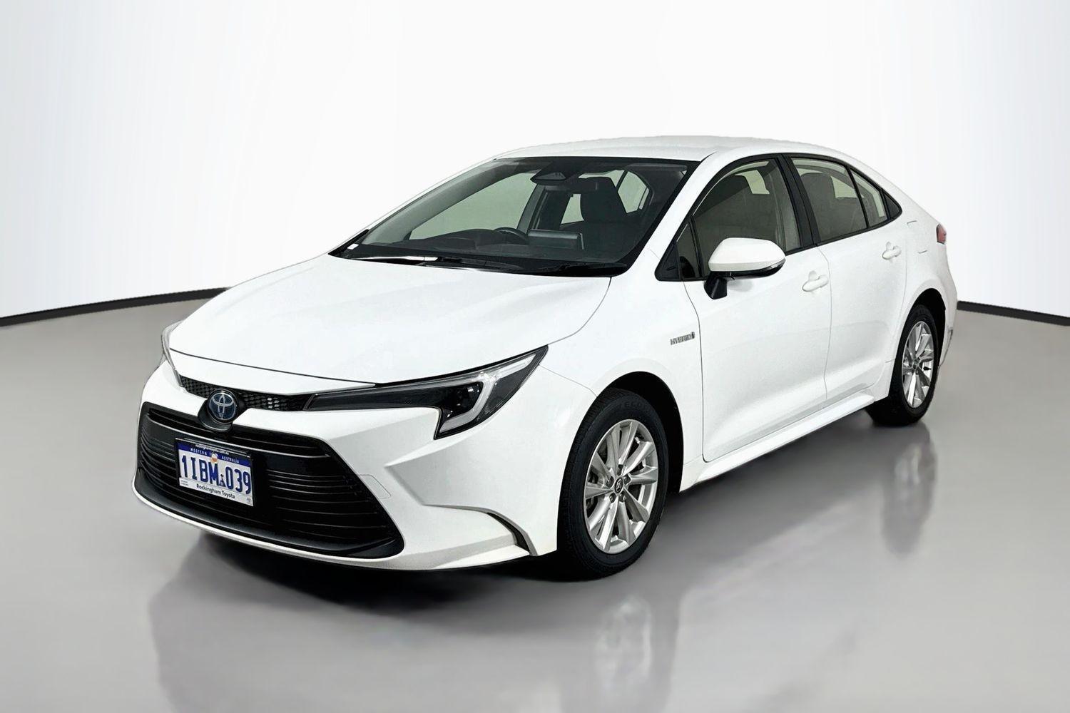 2024 Toyota Corolla Ascent Sport in White