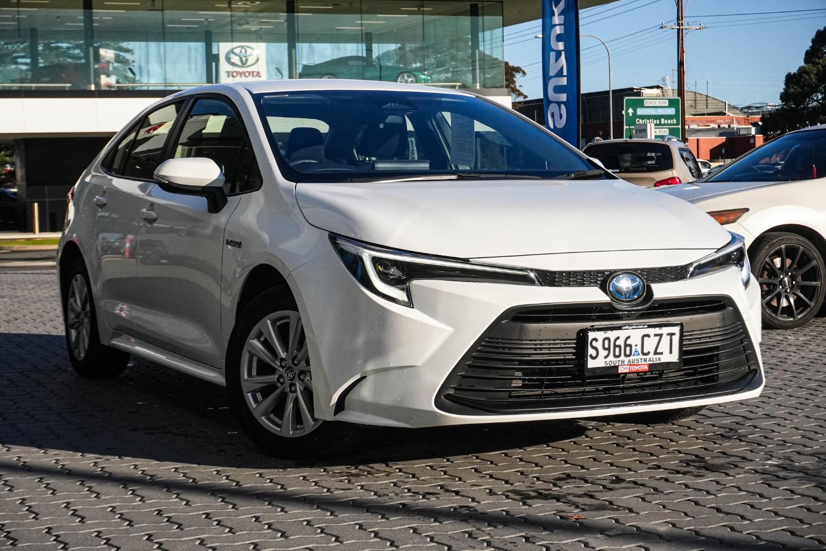 2024 Toyota Corolla Ascent Sport in White