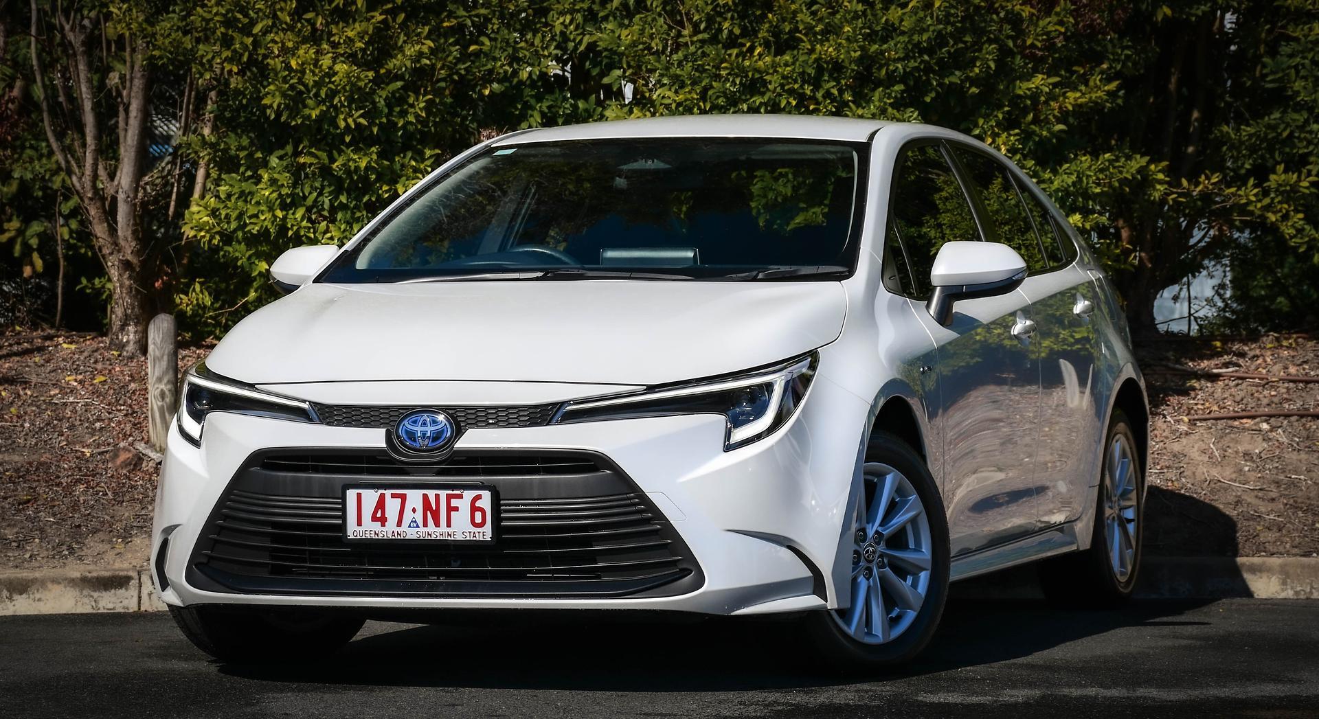 2025 Toyota Corolla Ascent Sport in White