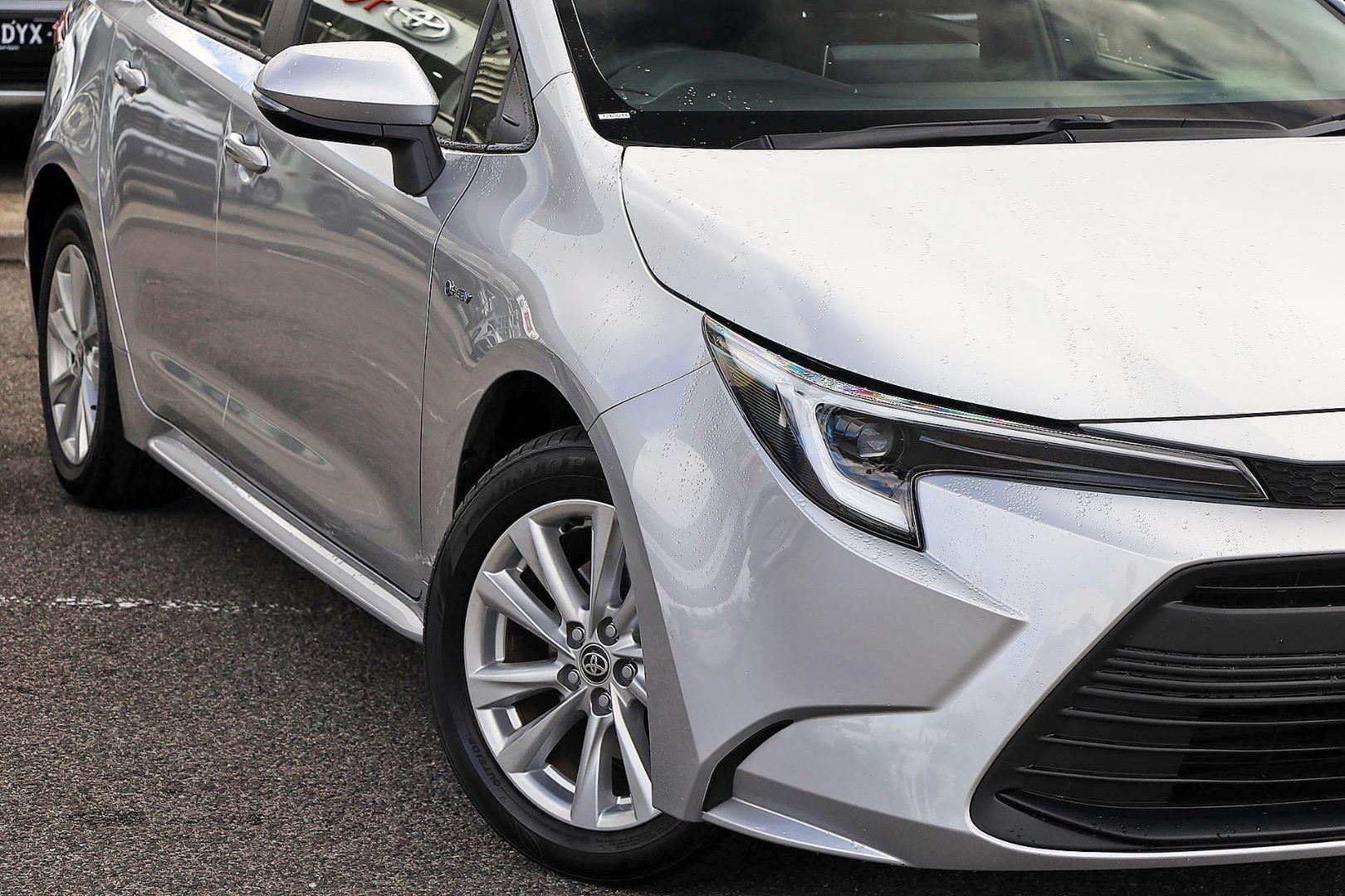 2025 Toyota Corolla SX in Silver