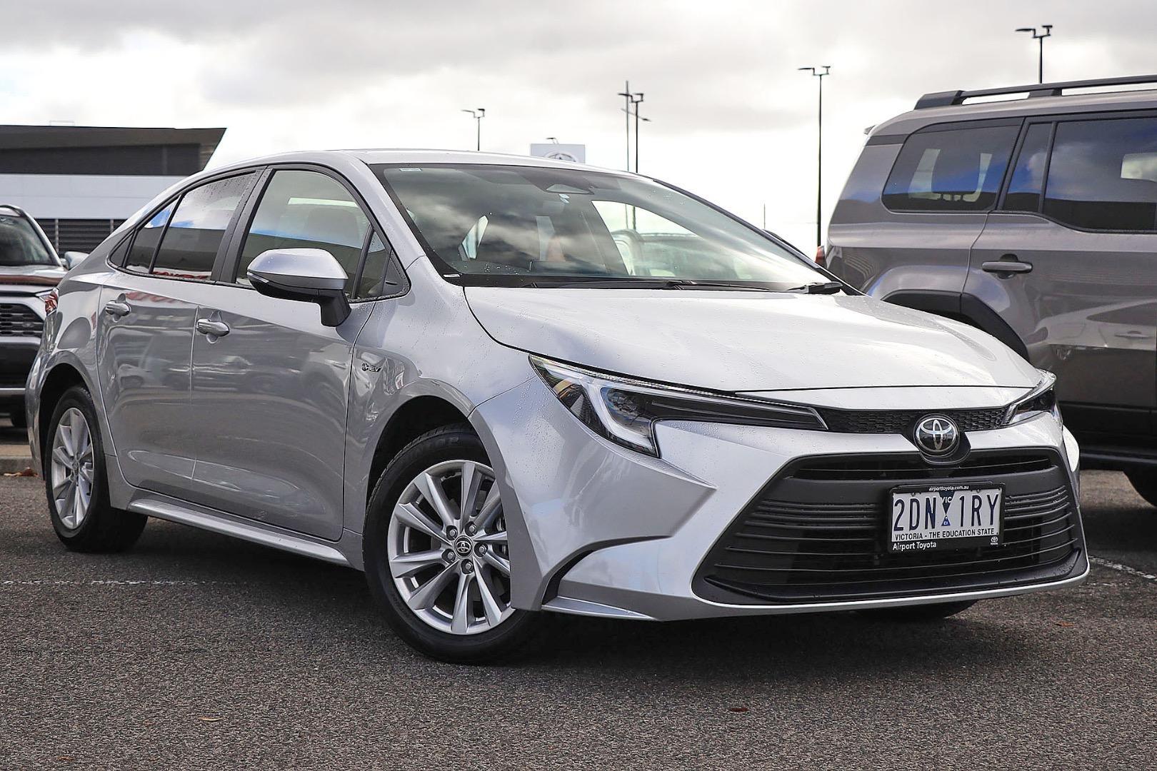 2025 Toyota Corolla SX in Silver