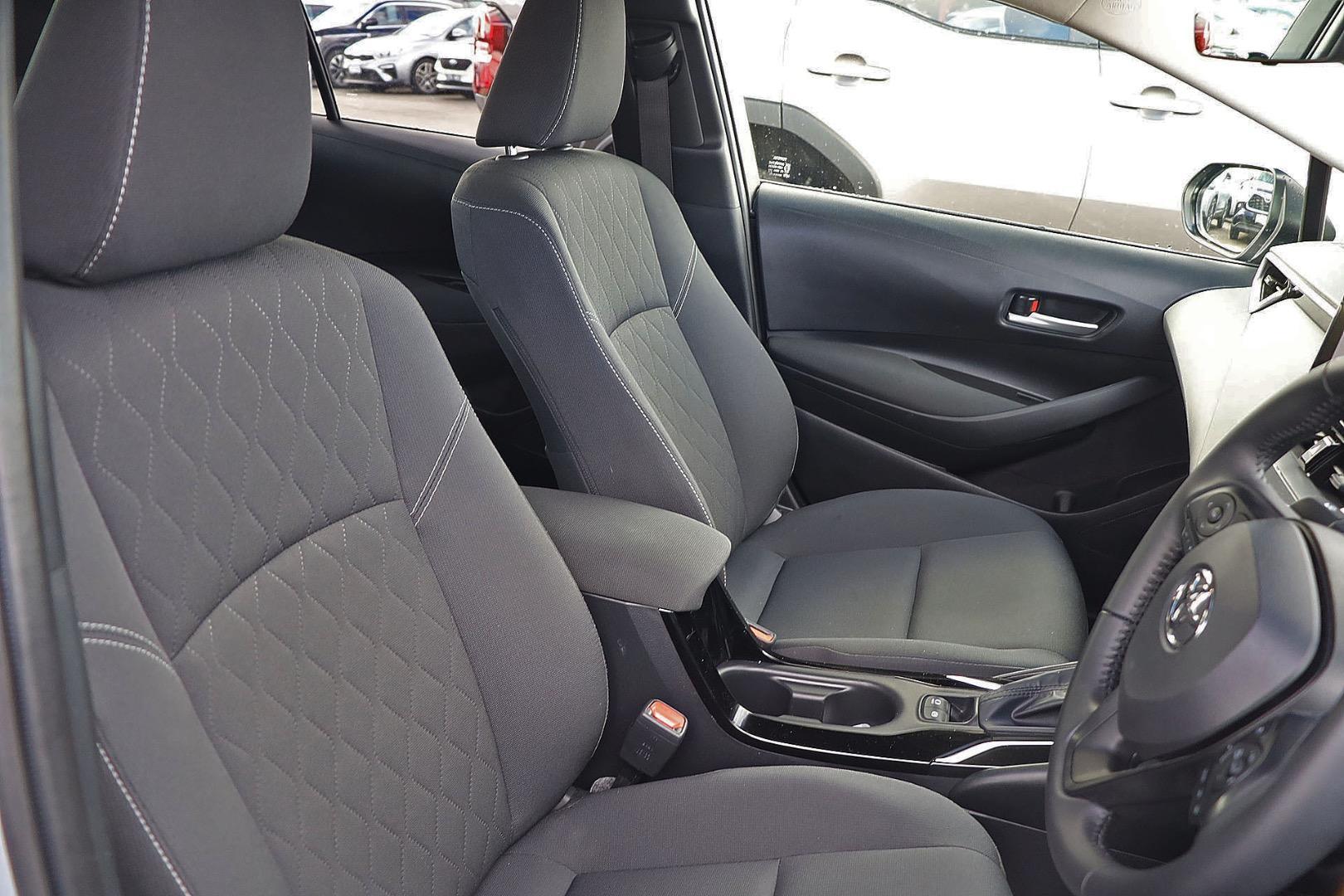 2025 Toyota Corolla SX in Silver