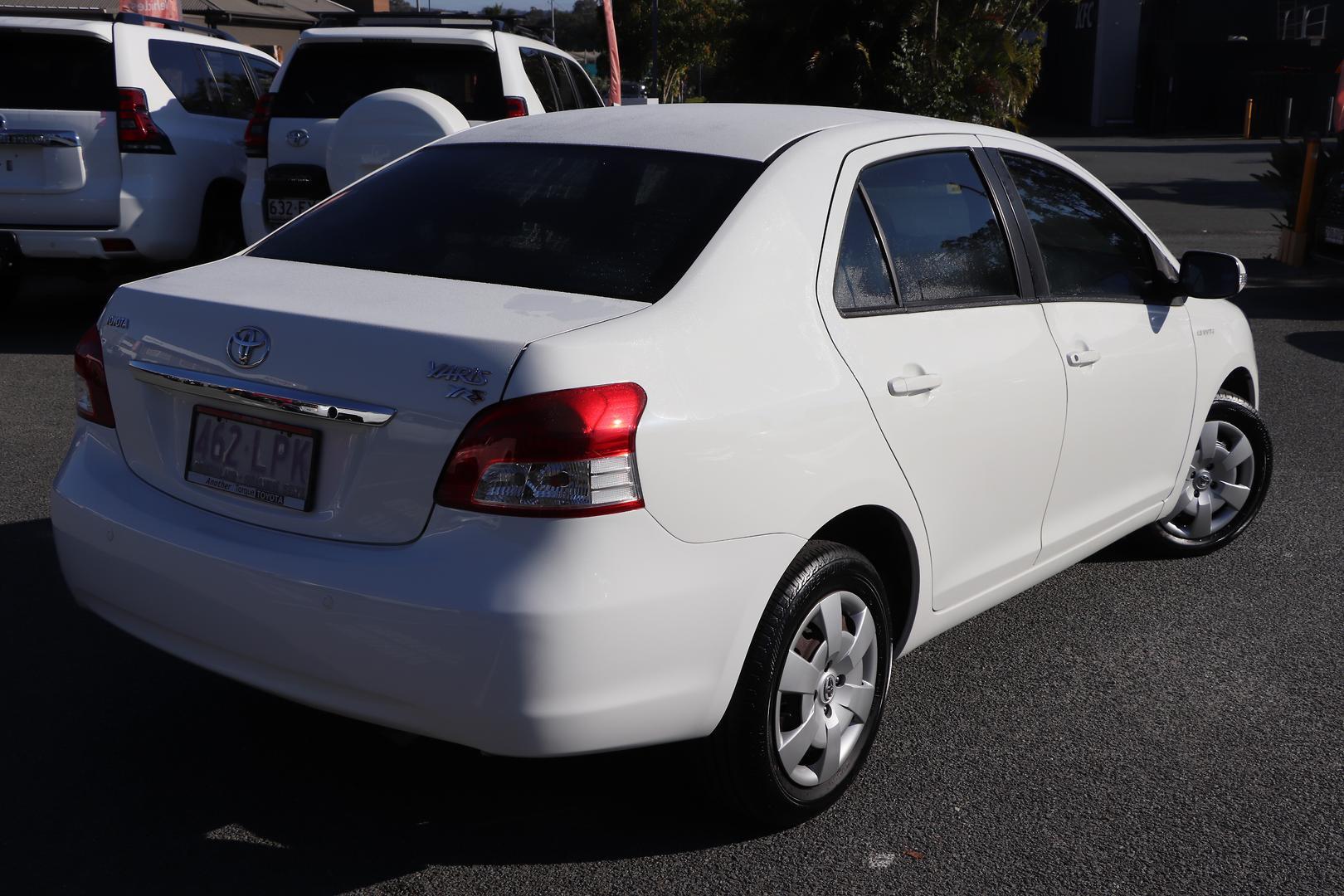 2009 Toyota Yaris YRS in White