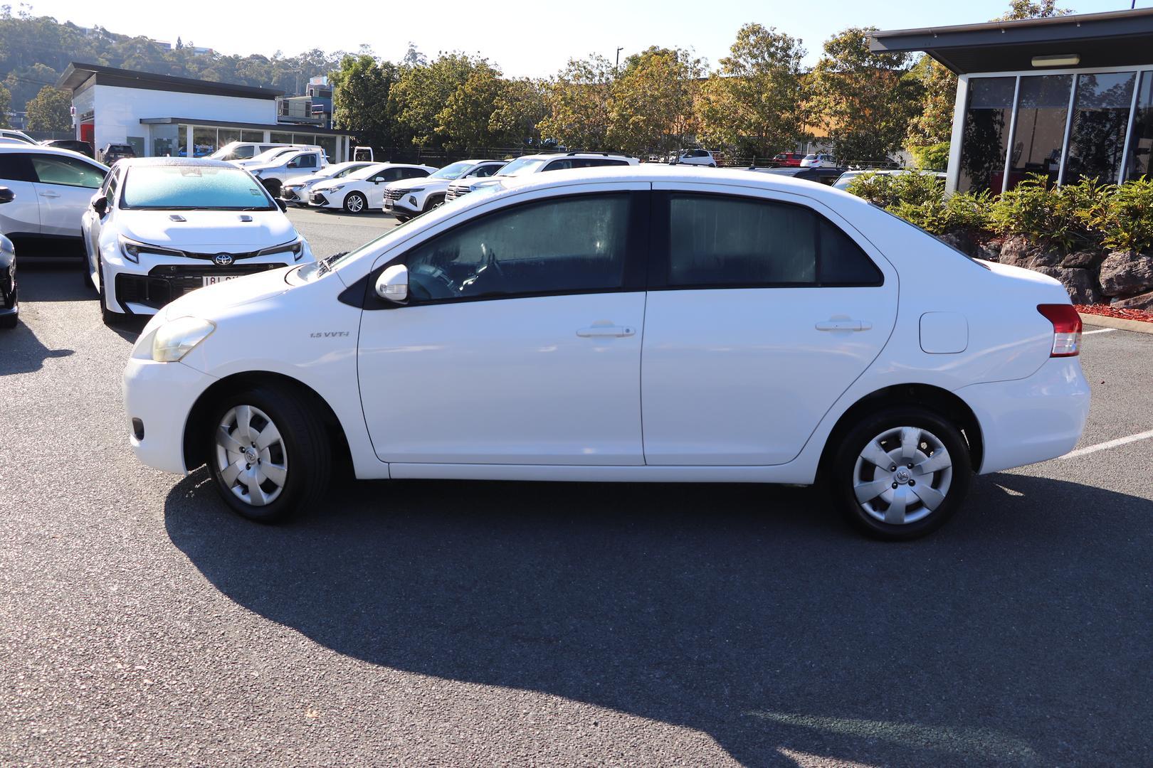 2009 Toyota Yaris YRS in White