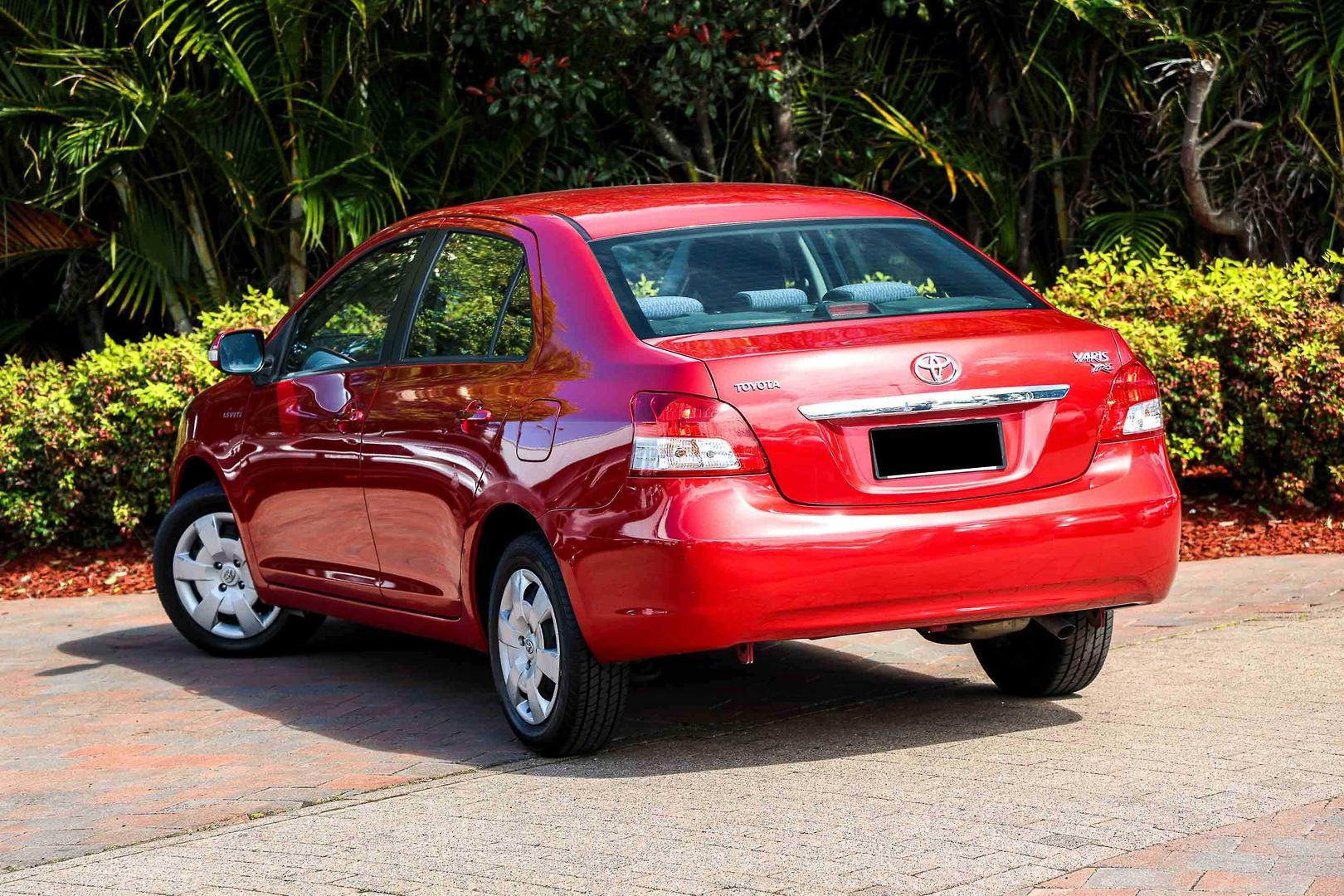 2011 Toyota Yaris YRS in Red