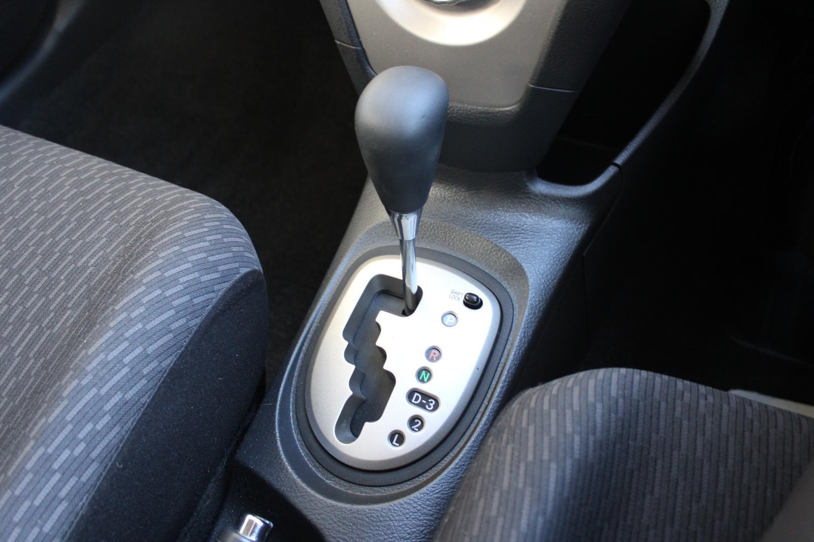 2013 Toyota Yaris YRS in White