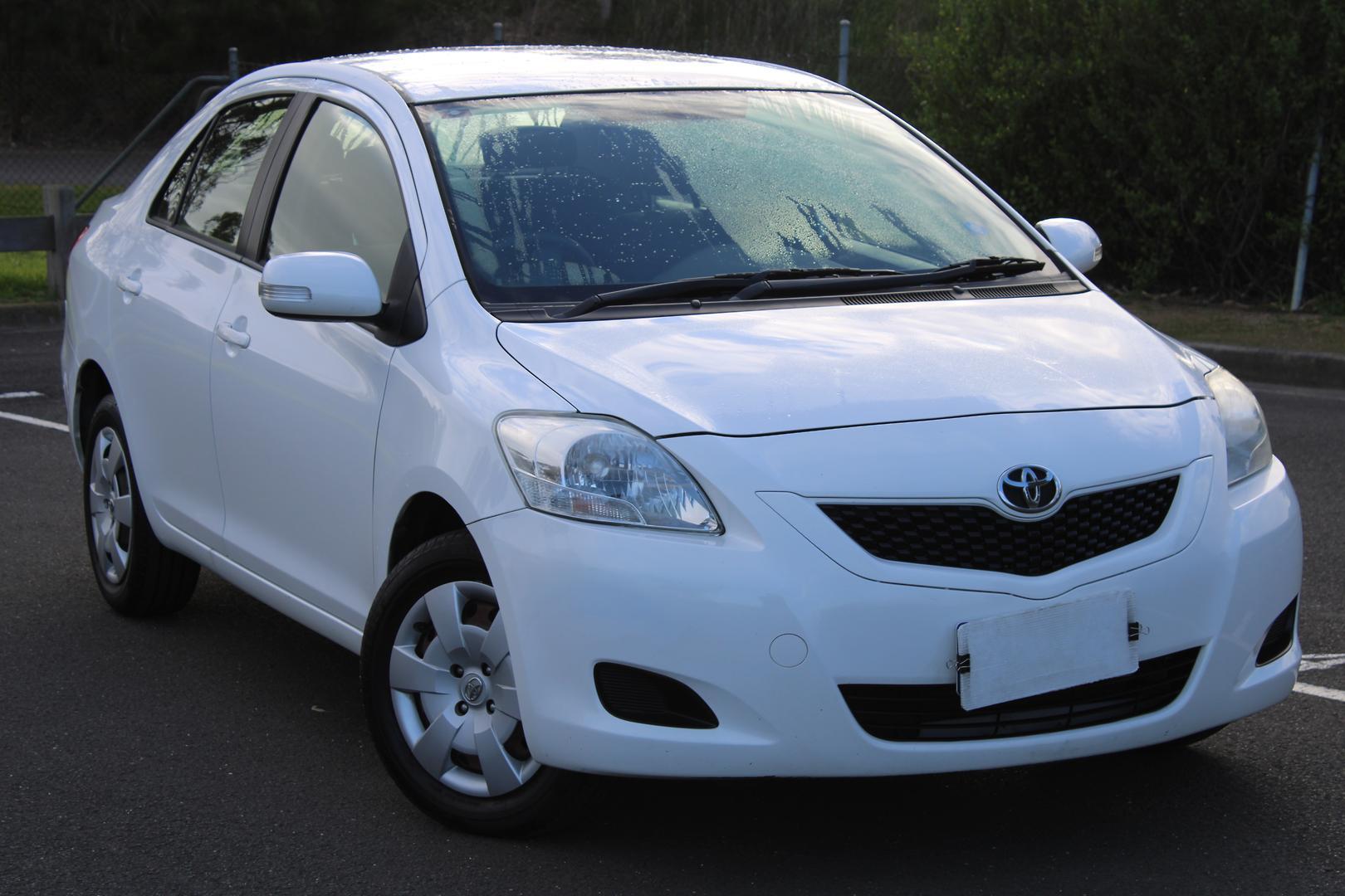 2013 Toyota Yaris YRS in White