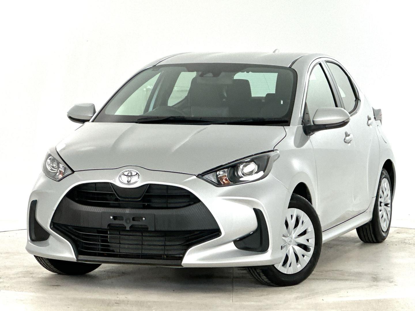 2020 Toyota Yaris Ascent Sport in Silver