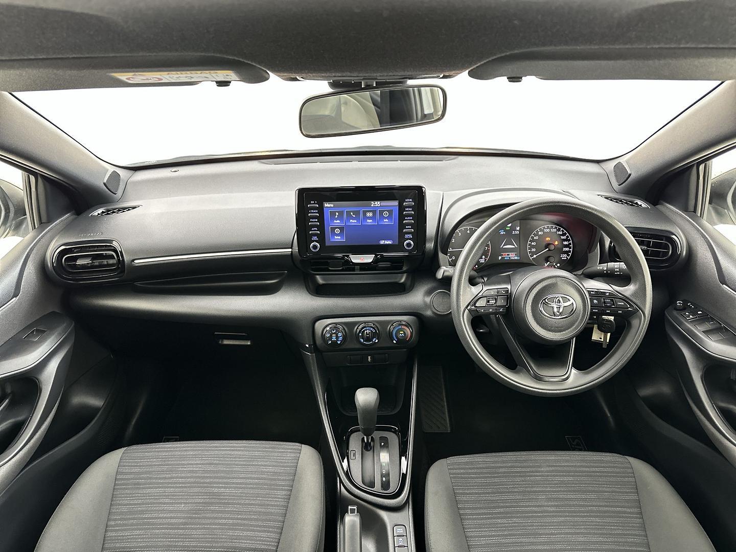 2020 Toyota Yaris Ascent Sport in Silver