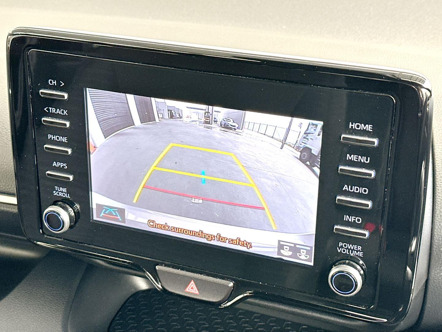 2020 Toyota Yaris Ascent Sport in Silver