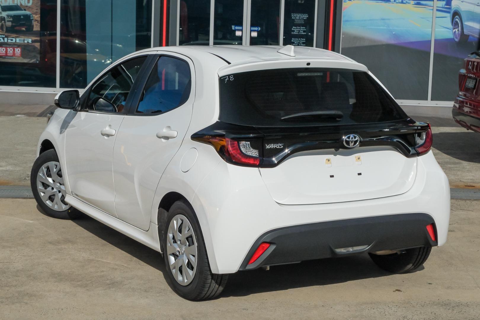 2020 Toyota Yaris Ascent Sport in White