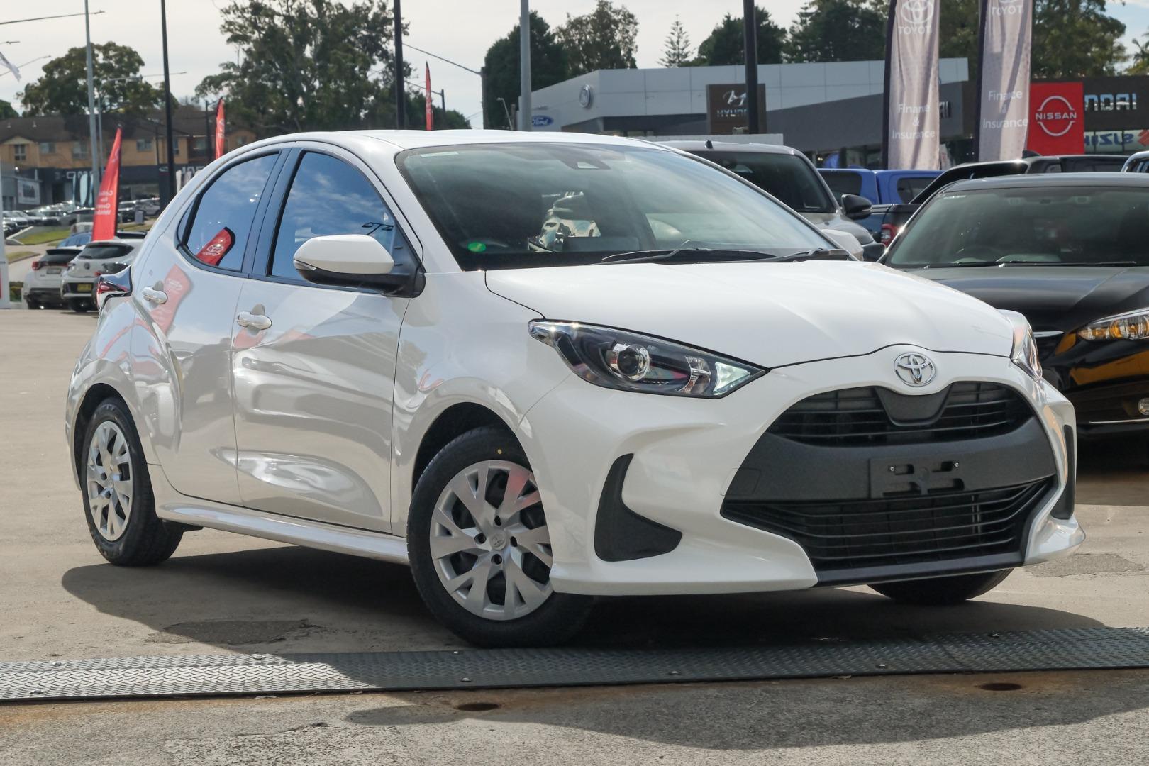 2020 Toyota Yaris Ascent Sport in White