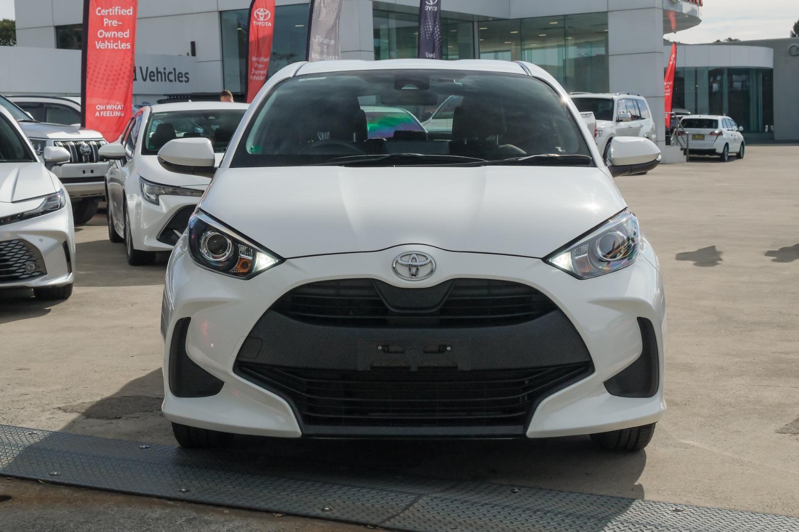 2020 Toyota Yaris Ascent Sport in White
