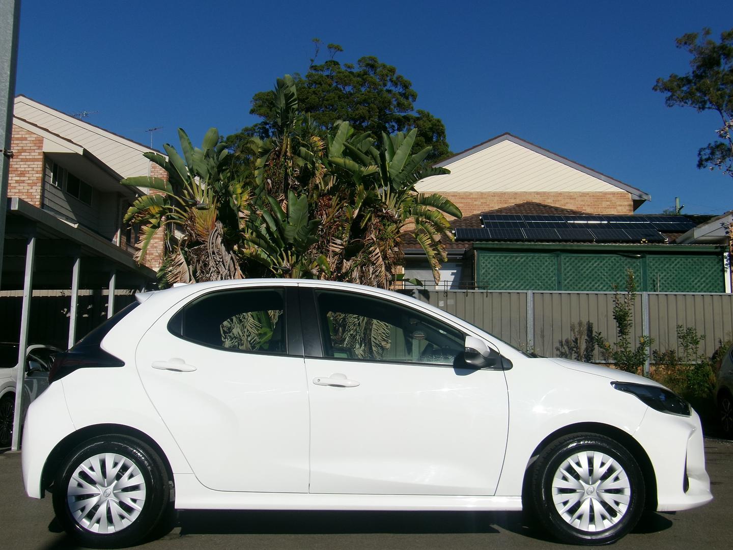 2023 Toyota Yaris Ascent Sport in White