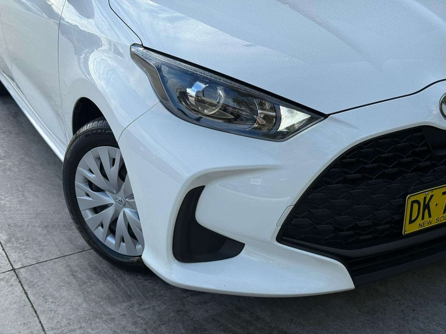 2024 Toyota Yaris Ascent Sport in White