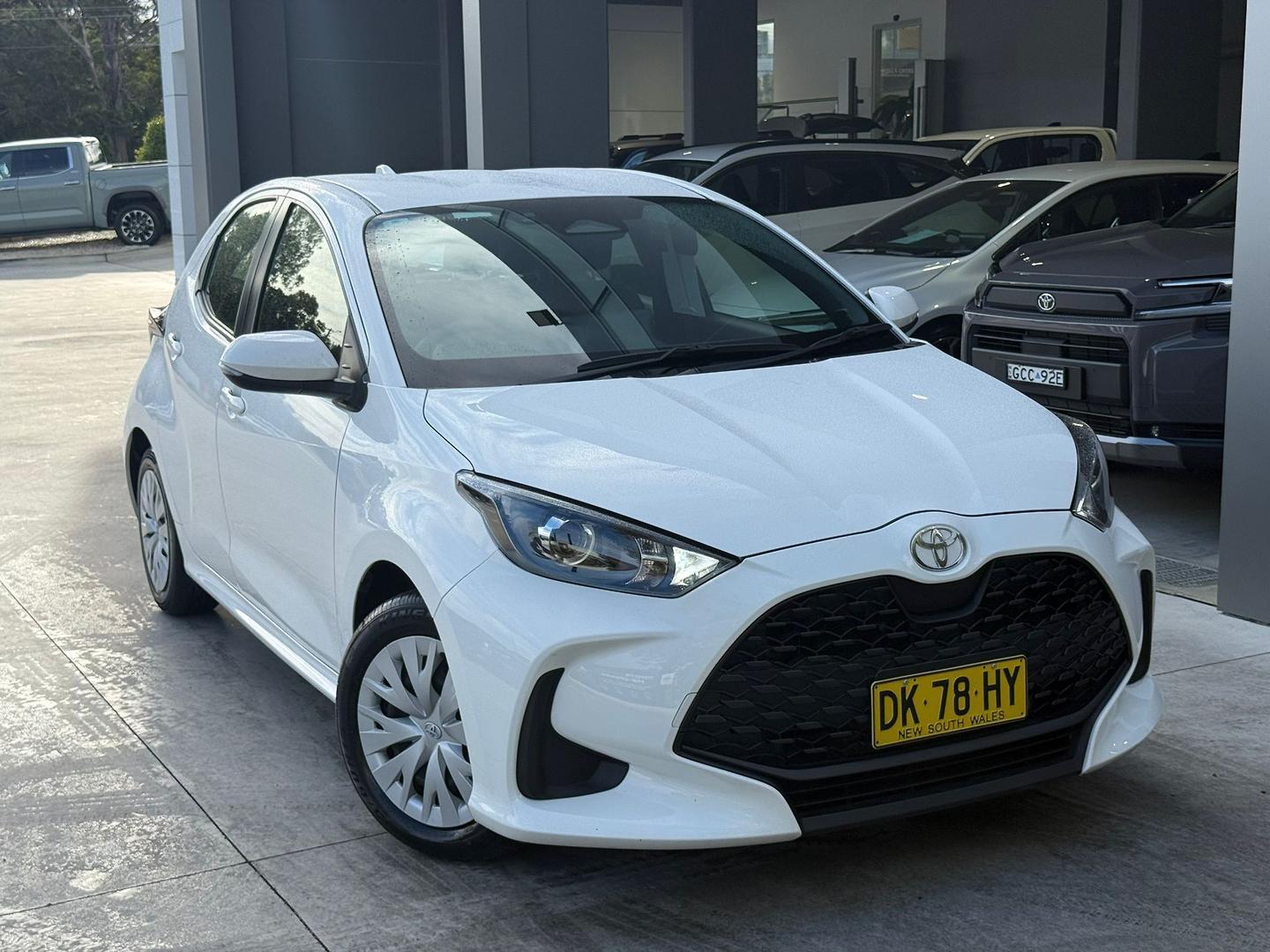 2024 Toyota Yaris Ascent Sport in White