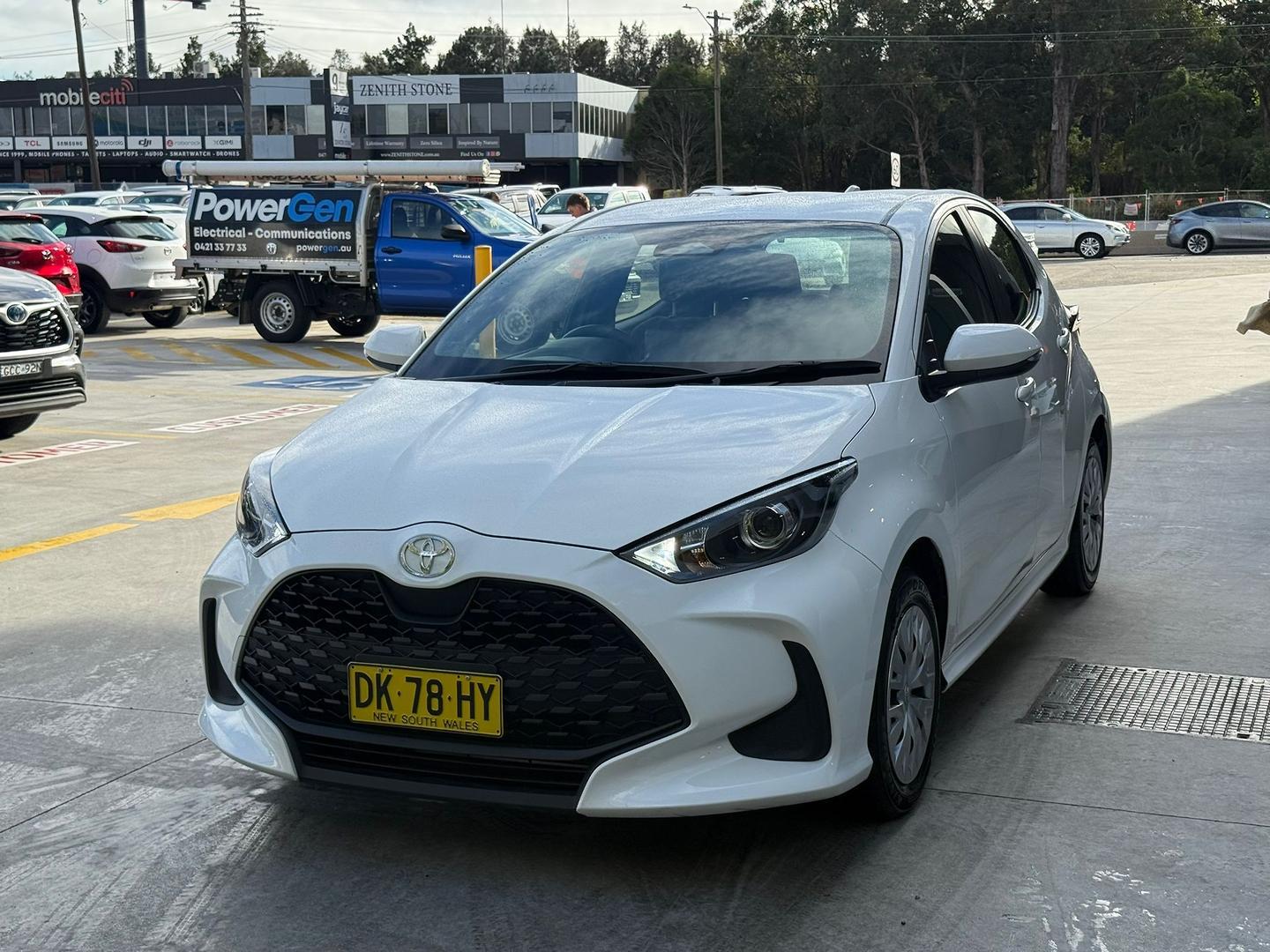 2024 Toyota Yaris Ascent Sport in White