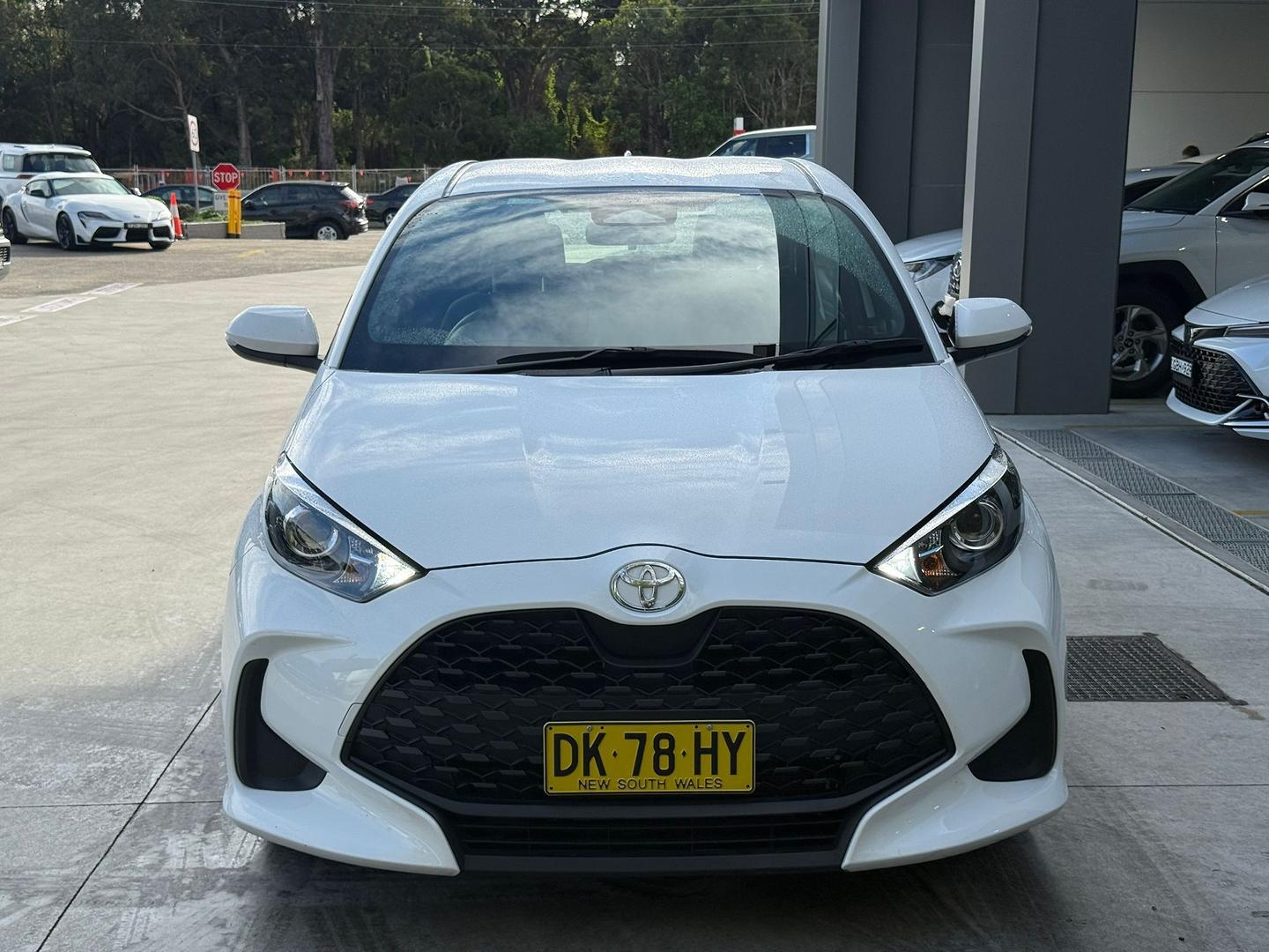 2024 Toyota Yaris Ascent Sport in White