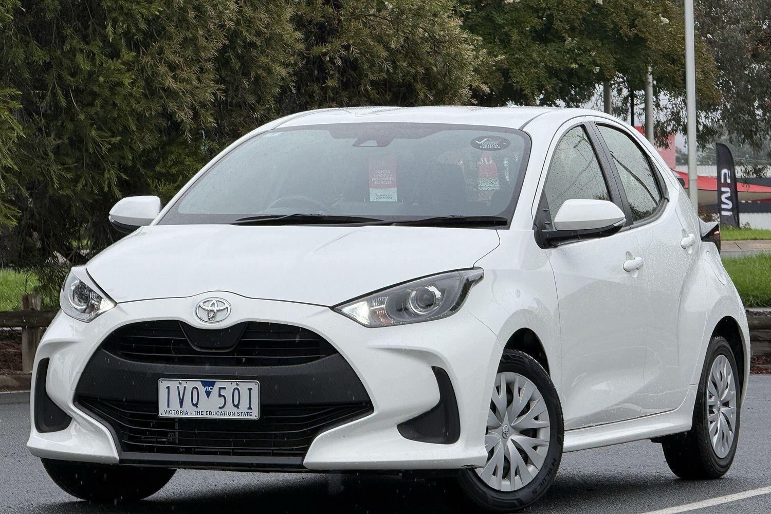 2022 Toyota Yaris Ascent Sport in White