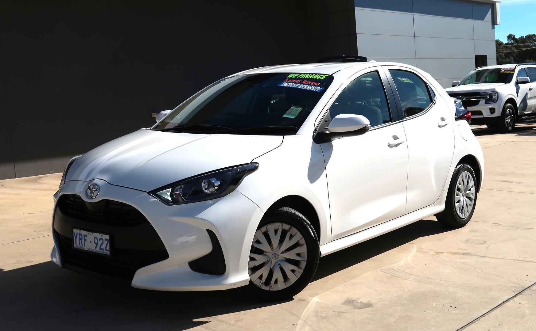 2023 Toyota Yaris Ascent Sport in White