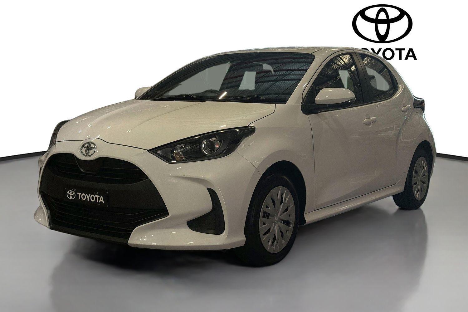 2022 Toyota Yaris Ascent Sport in White