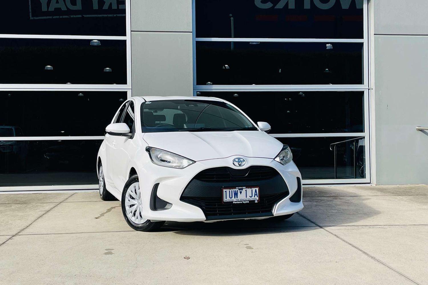 2021 Toyota Yaris Ascent Sport in White