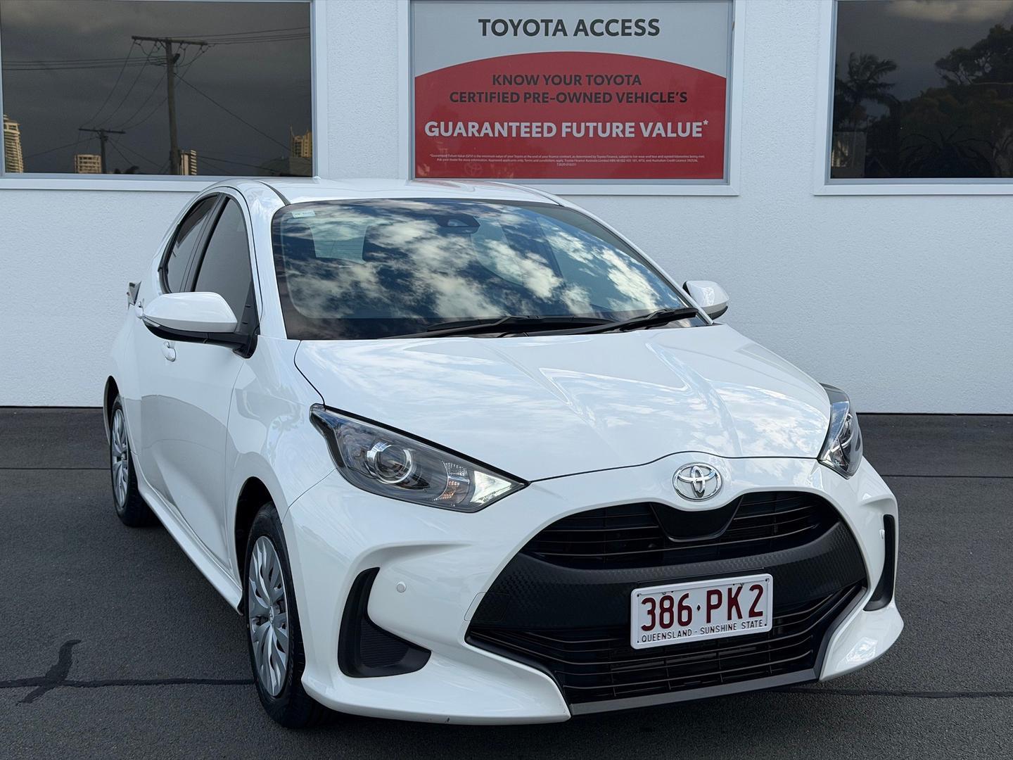 2023 Toyota Yaris Ascent Sport in White