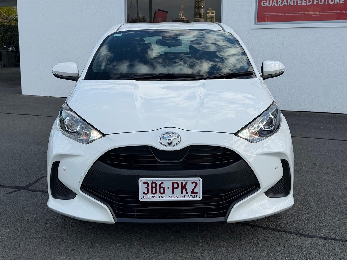 2023 Toyota Yaris Ascent Sport in White