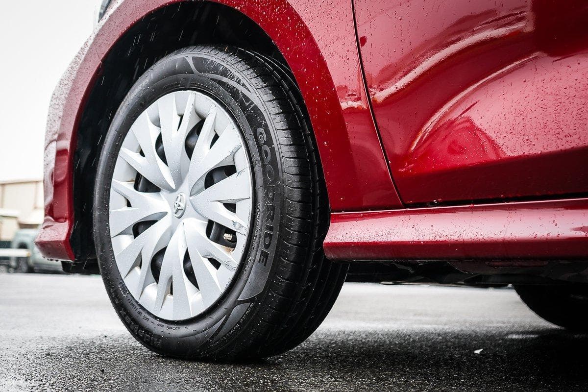 2020 Toyota Yaris Ascent Sport in Red