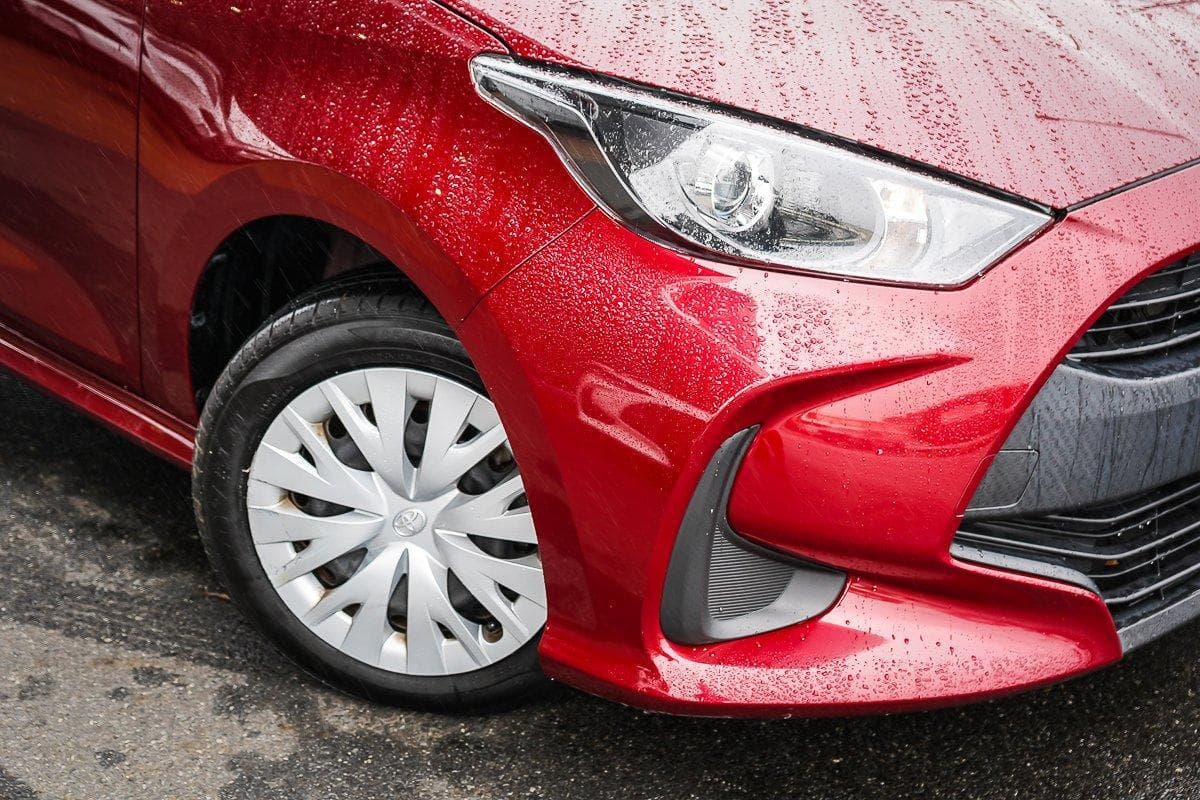 2020 Toyota Yaris Ascent Sport in Red