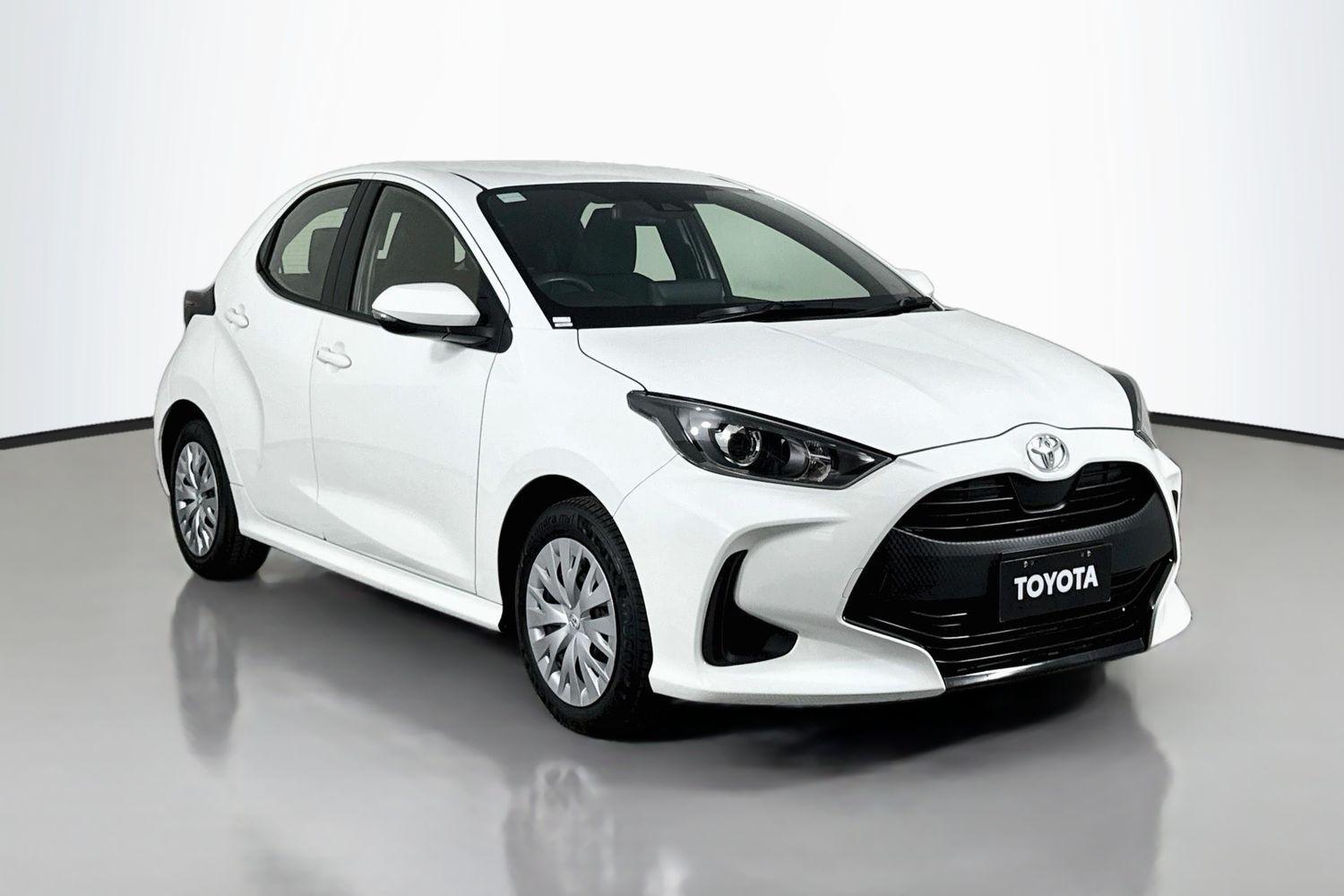 2021 Toyota Yaris Ascent Sport in White
